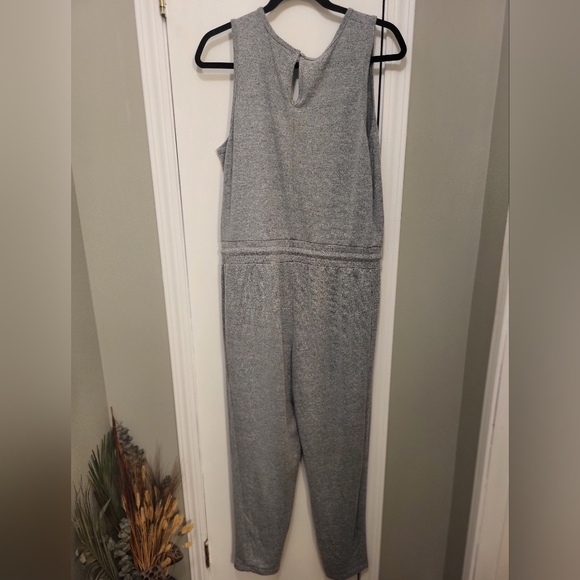Revolve C&C California Size Large Heathered Grey - Picture 7 of 10